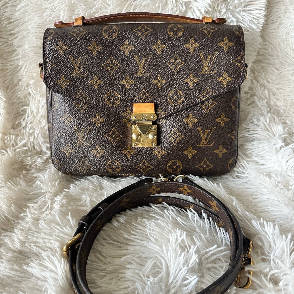 Pochette Metis